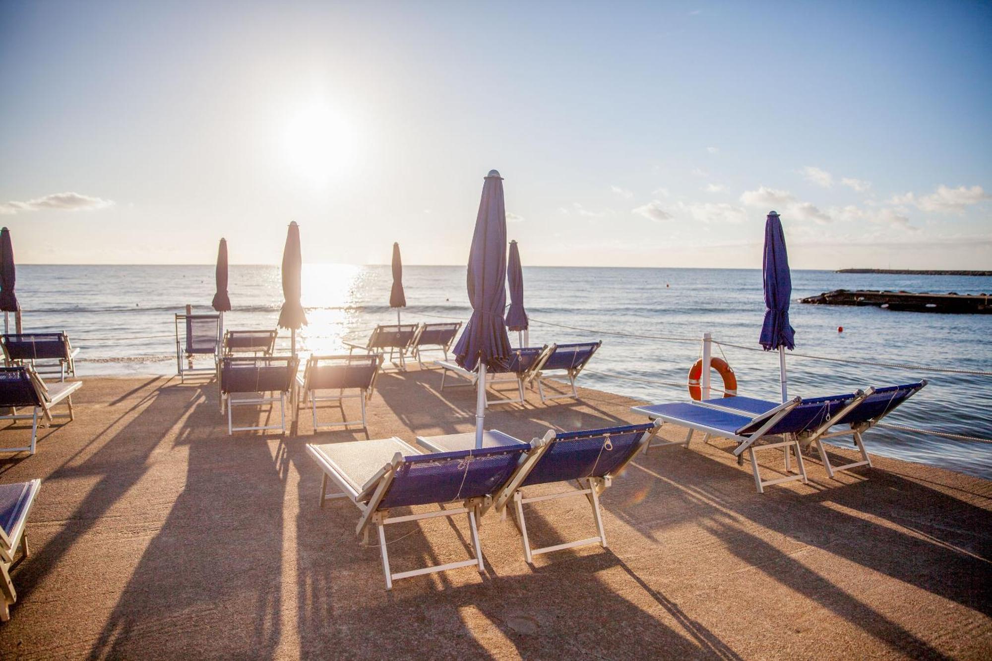 Hotel Moresco دْيانو مارينا المظهر الخارجي الصورة