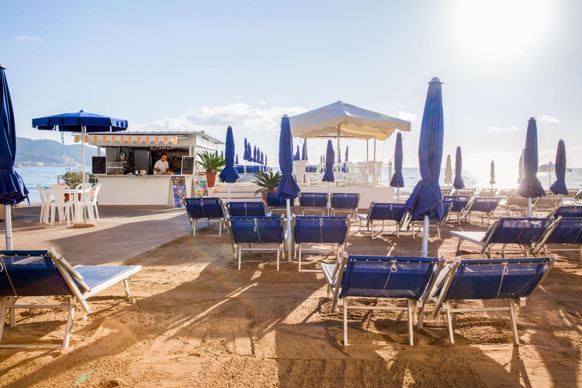 Hotel Moresco دْيانو مارينا المظهر الخارجي الصورة