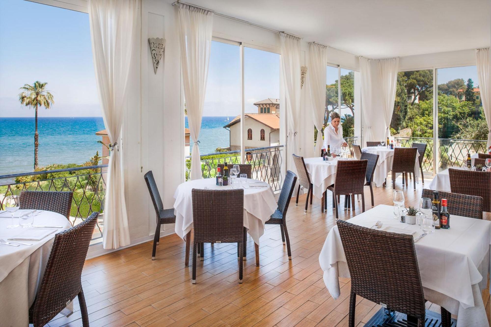 Hotel Moresco دْيانو مارينا المظهر الخارجي الصورة