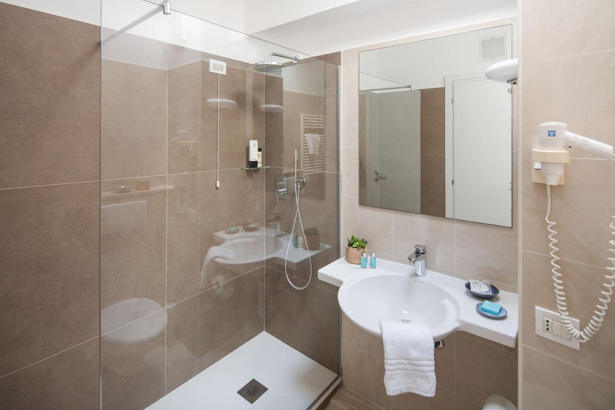 Hotel Moresco دْيانو مارينا المظهر الخارجي الصورة