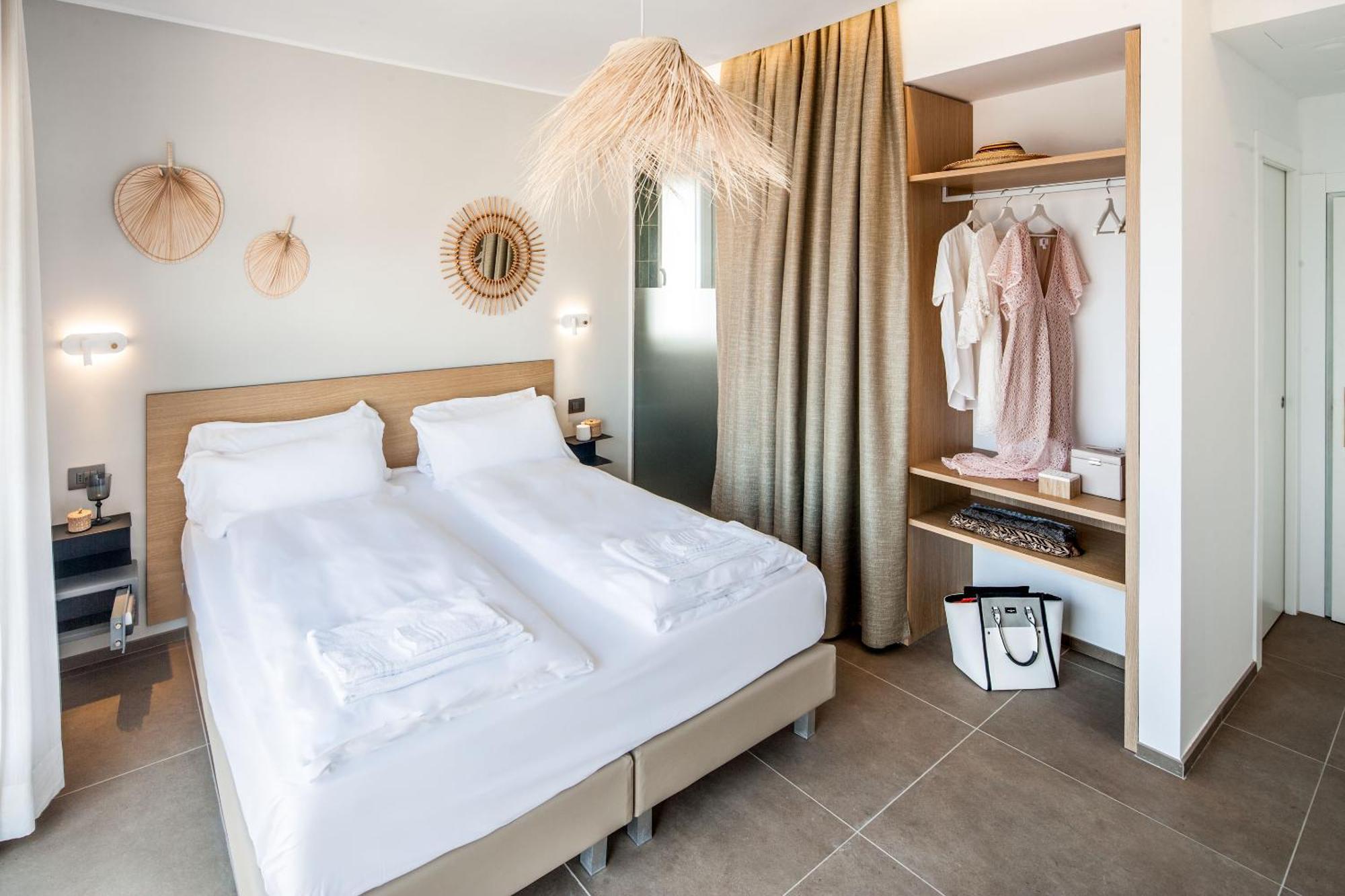 Hotel Moresco دْيانو مارينا المظهر الخارجي الصورة