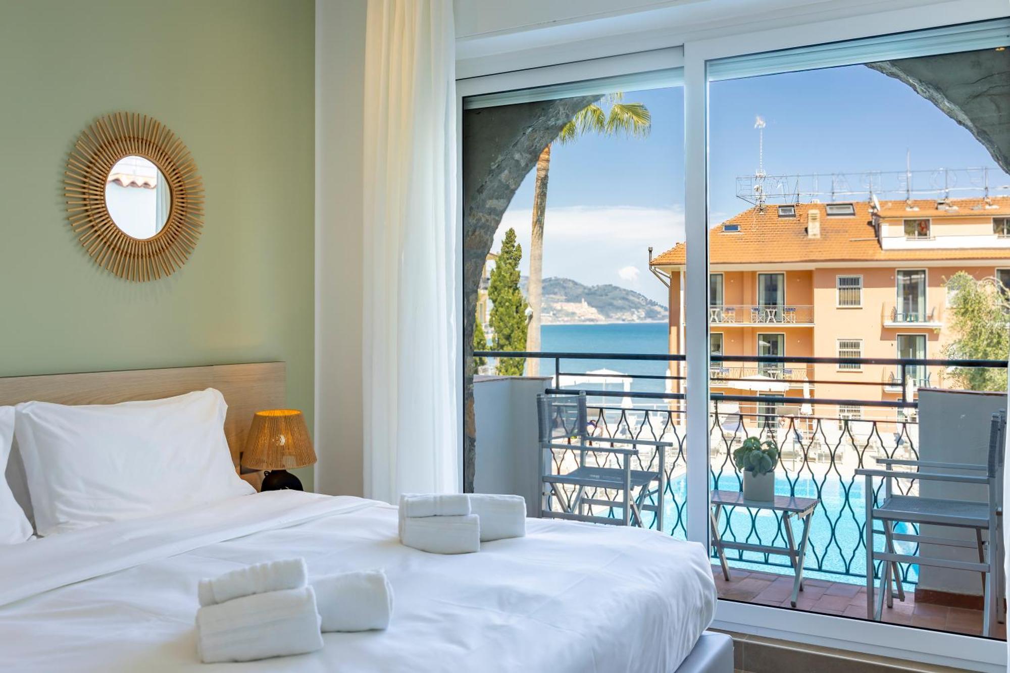 Hotel Moresco دْيانو مارينا المظهر الخارجي الصورة
